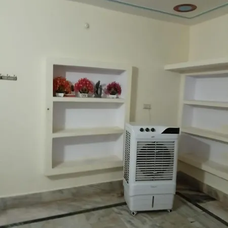 Vatsalya Bhawan Home Stay Ayodhya Exterior photo